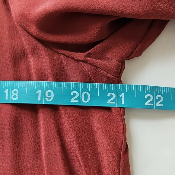 Eileen Fisher PL Silk Blouse Maroon Button Front Long Sleeve Quiet Luxury Career - Picture 7 of 9